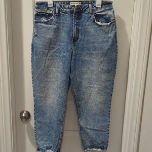 Abercrombie & Fitch The Mom Cropped Jeans